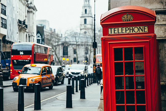 自然なイギリス英語で上手に電話での会話ができるようになろう!